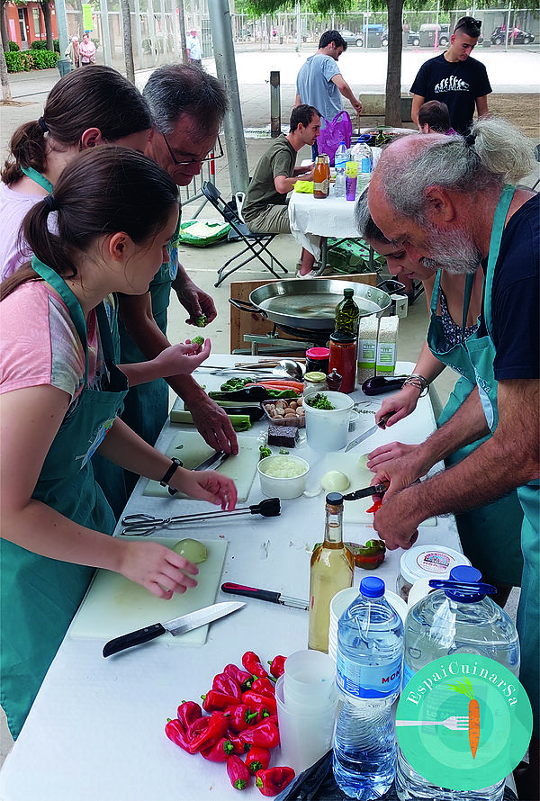 Mostra de arroces en la Fiesta de Santo Pimiento, barrio de Santa Eugènia